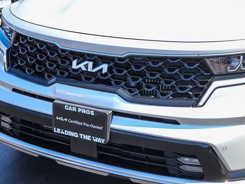 Certified 2023 Kia Sorento EX FWD image 11
