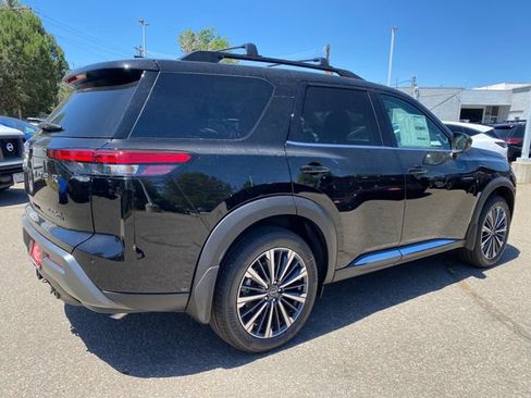 New 2026 Nissan Pathfinder Platinum AWD/4WD image 5