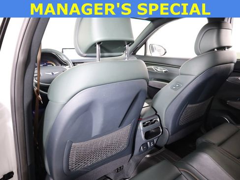 Used 2022 Genesis GV70 2.5T w/ Advanced Package AWD/4WD image 43