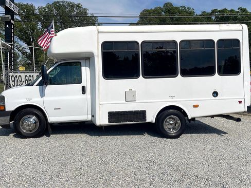 Used 2015 Chevrolet Express 3500 w/ Shuttle Bus Package image 4