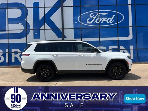 Used 2022 Jeep Grand Cherokee L Laredo RWD image 1