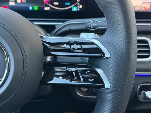 Used 2025 Mercedes-Benz GLS 450 4MATIC image 18