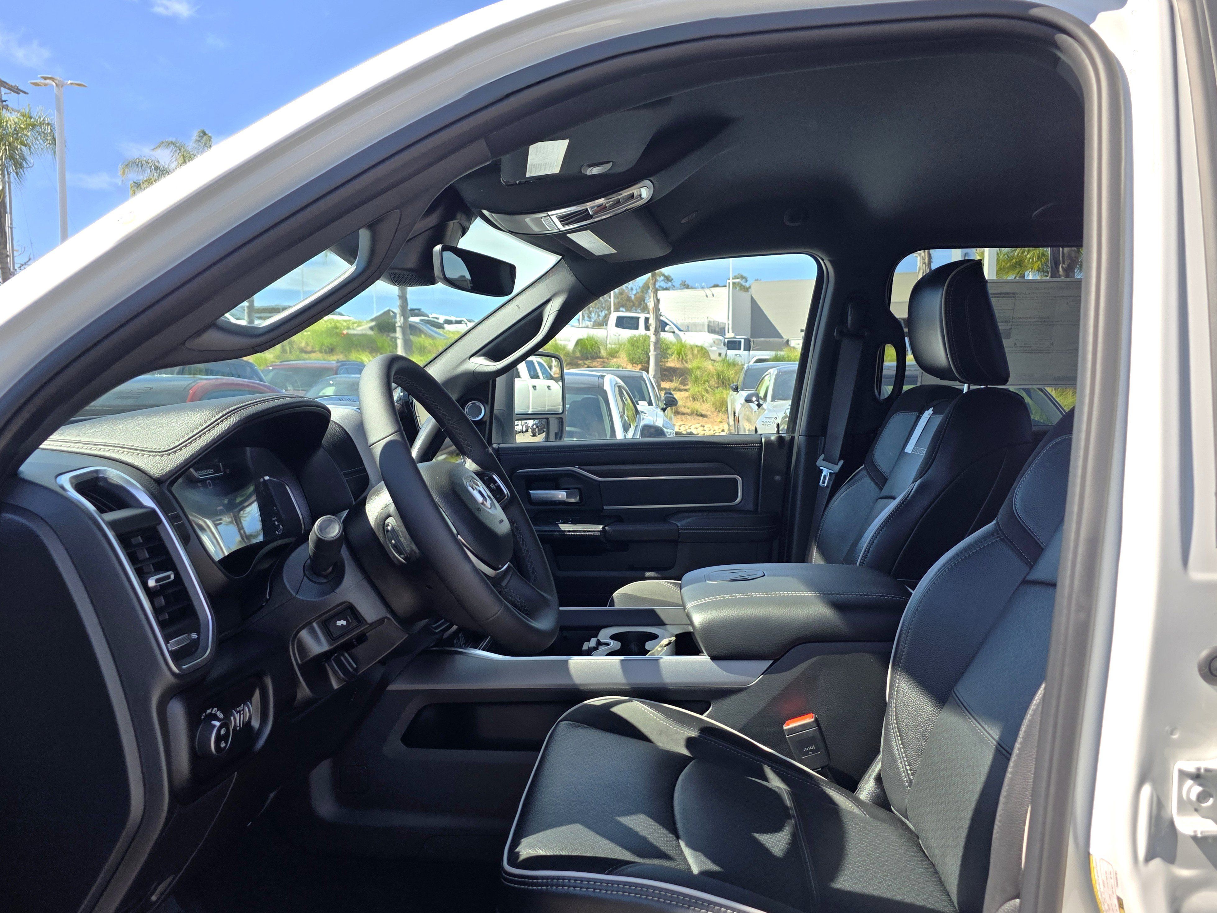 New 2026 RAM 2500 Laramie AWD/4WD image 14