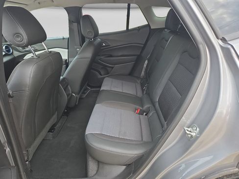Used 2025 Chevrolet Trax LT FWD image 16