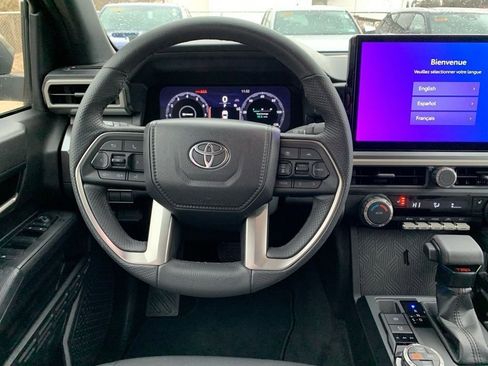 Used 2025 Toyota Tacoma TRD Off-Road image 16