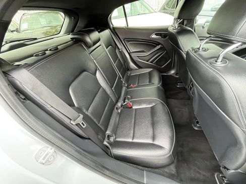 Used 2020 Mercedes-Benz GLA 250 4MATIC image 13