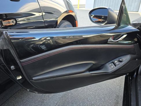 Used 2016 MAZDA MX-5 Miata Club RWD image 20