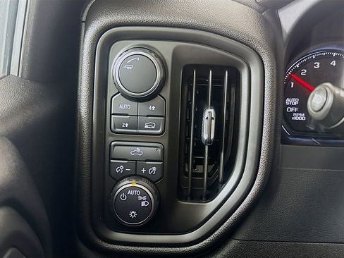 Used 2023 Chevrolet Silverado 1500 Custom image 9