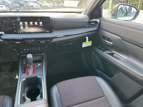 New 2026 Nissan Kicks SR FWD image 12