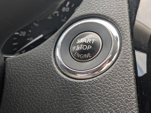 Used 2019 Nissan Rogue SV w/ Premium Package AWD/4WD image 27
