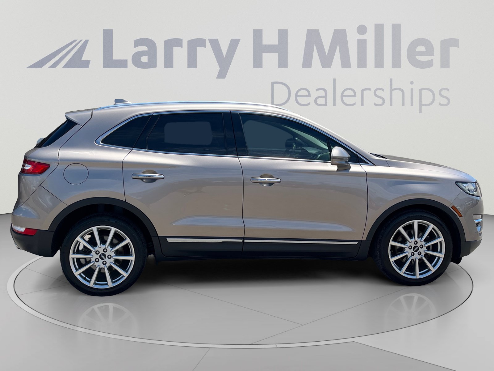 Used 2019 Lincoln MKC Reserve FWD image 6