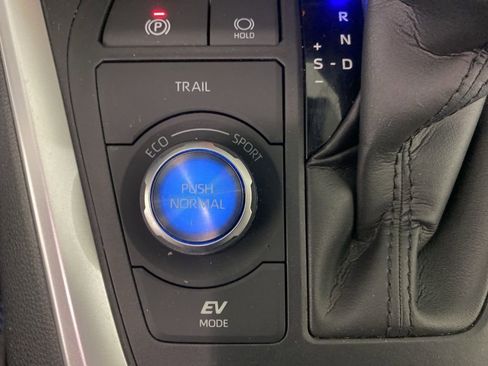 Used 2022 Toyota RAV4 XSE image 28