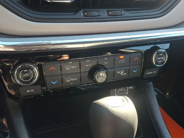 Certified 2024 Jeep Compass Limited AWD/4WD image 15