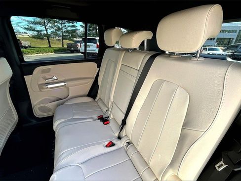 New 2026 Mercedes-Benz GLB 250 4MATIC image 10