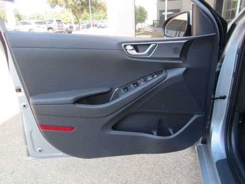 Used 2021 Hyundai Ioniq SE image 13