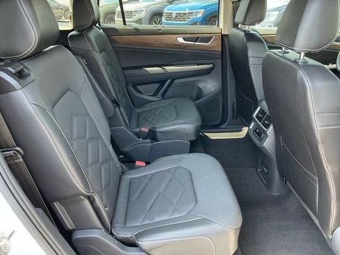 Used 2024 Volkswagen Atlas SE AWD/4WD image 21