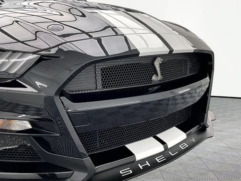 Used 2022 Ford Mustang Shelby GT500 w/ Carbon Fiber Track Pack RWD image 26
