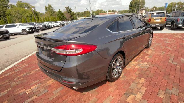 Used 2017 Ford Fusion SE w/ Equipment Group 201A FWD image 9