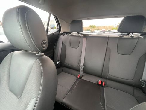 Used 2025 Buick Encore GX Preferred image 37