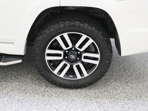 Used 2016 Toyota 4Runner Limited AWD/4WD image 10