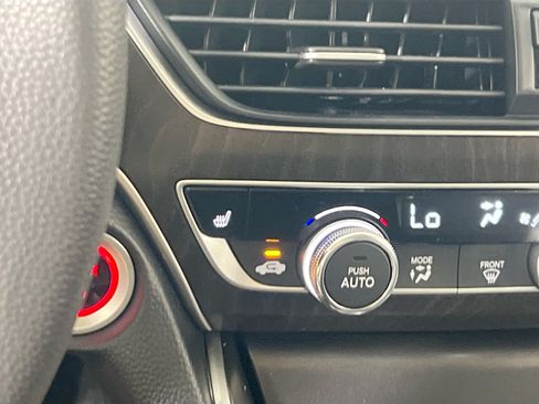 Used 2021 Honda Accord EX image 19