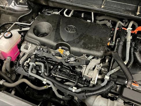 Used 2021 Toyota Highlander XLE image 37