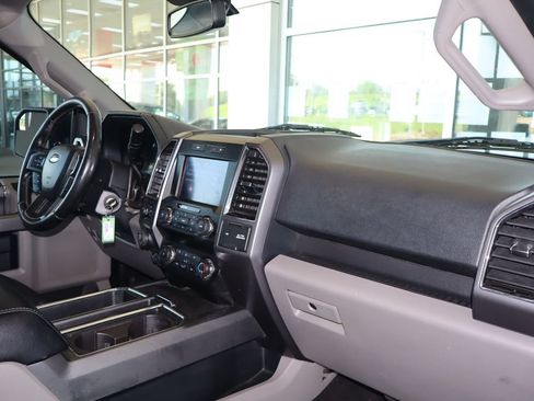 Used 2019 Ford F150 XLT w/ Equipment Group 302A Luxury AWD/4WD image 38