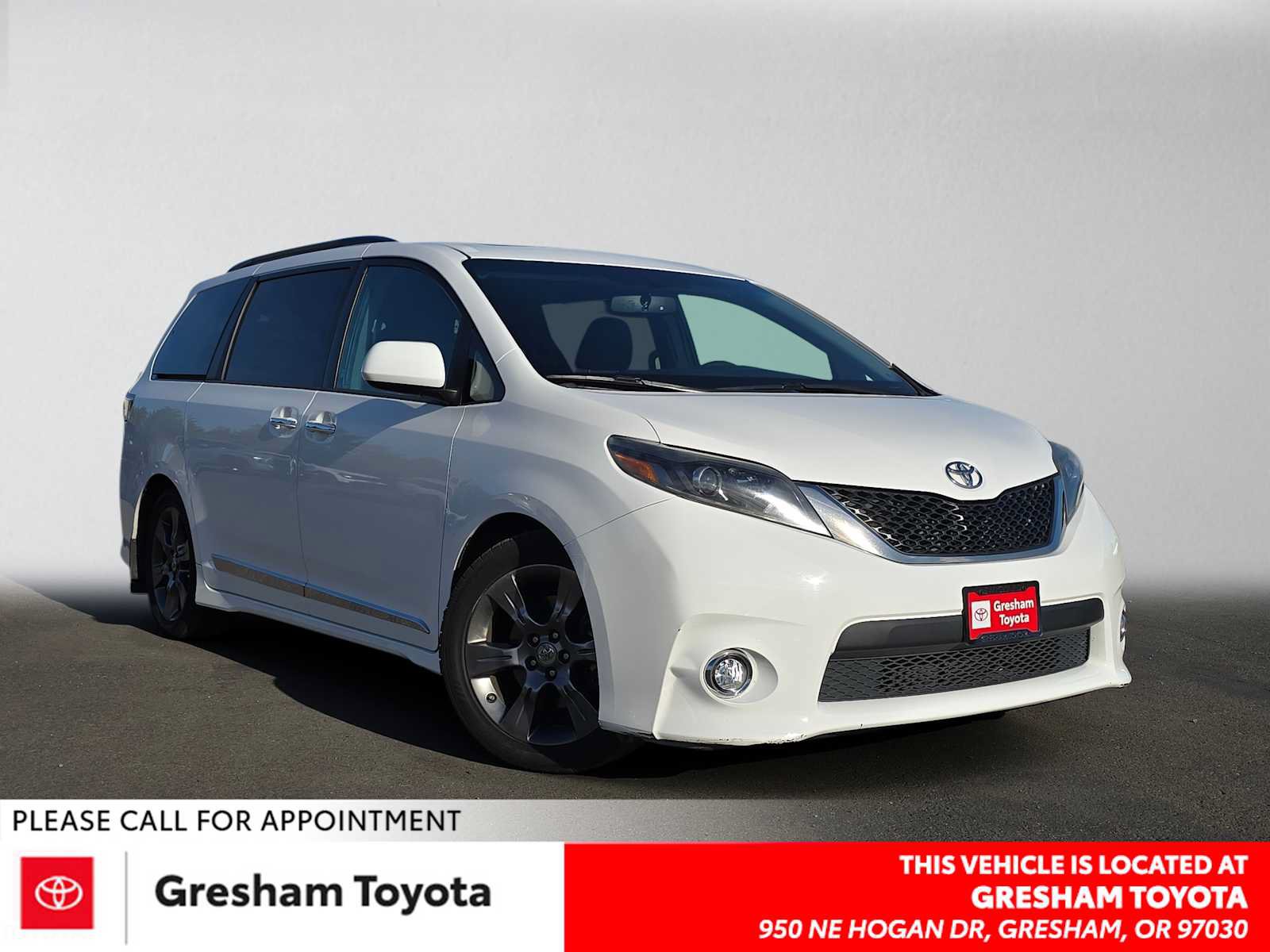 Used 2016 Toyota Sienna SE w/ SE Preferred Package FWD image 1