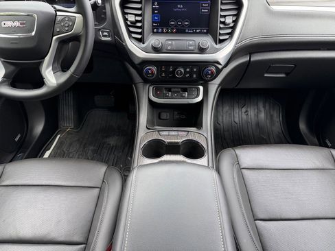 Used 2023 GMC Acadia SLT FWD image 26