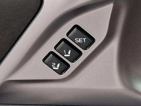 Certified 2025 Subaru Outback Touring XT AWD/4WD image 28