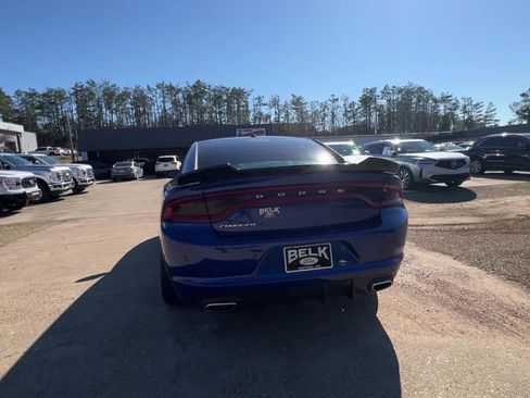 Used 2020 Dodge Charger SXT w/ Leather Interior Group image 5