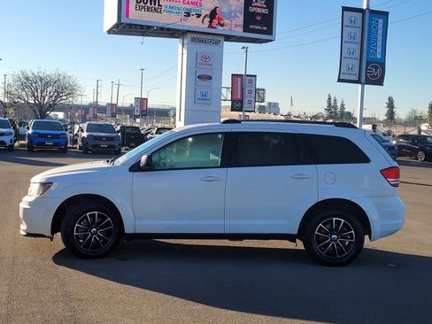 Used 2018 Dodge Journey SE w/ Connectivity Group image 7