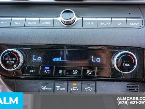 Used 2024 Hyundai Elantra SEL FWD image 40