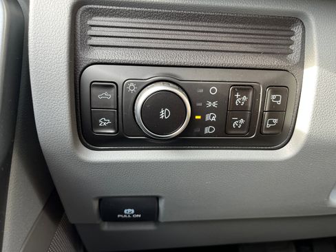 New 2026 Ford F250 XLT w/ XLT Premium Package image 19