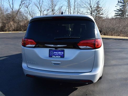 New 2026 Chrysler Voyager LX image 5