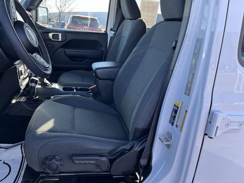 Used 2024 Jeep Wrangler Sport S w/ Convenience Group AWD/4WD image 14