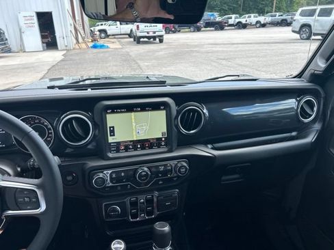 Used 2023 Jeep Wrangler Unlimited Sahara AWD/4WD image 48