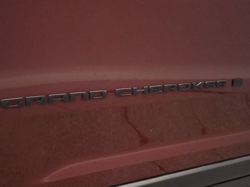 Certified 2021 Jeep Grand Cherokee L Laredo AWD/4WD image 11