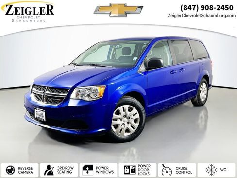 Used 2018 Dodge Grand Caravan SE w/ UConnect Hands-Free Group image 1