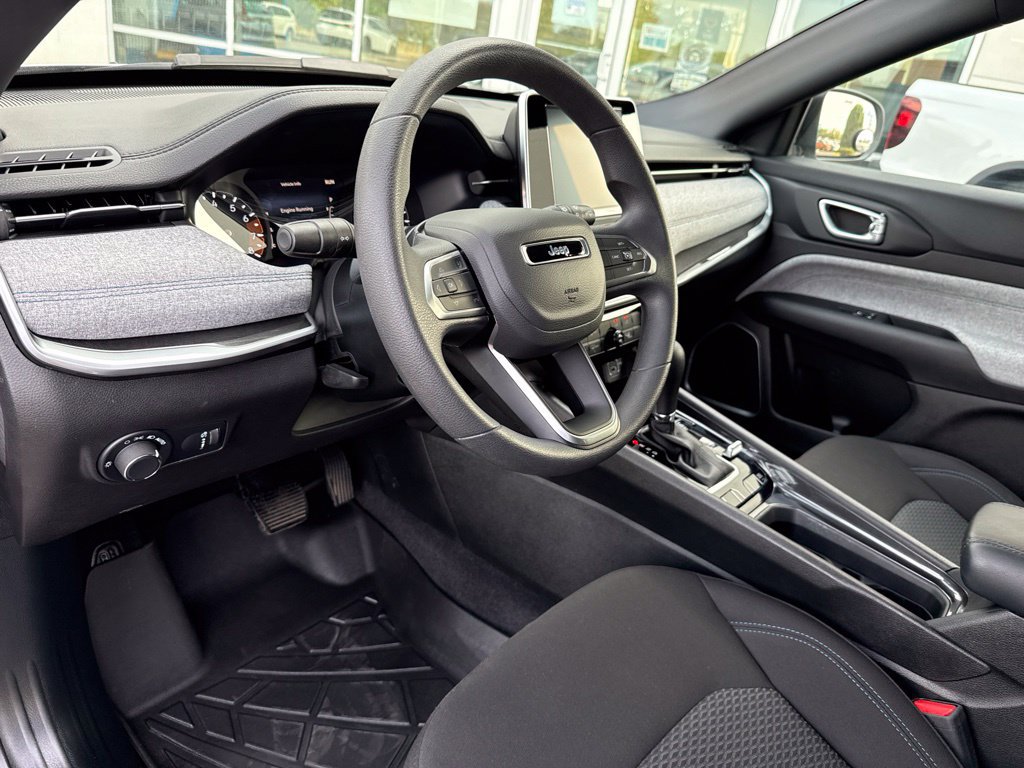 Used 2025 Jeep Compass Sport AWD/4WD image 24