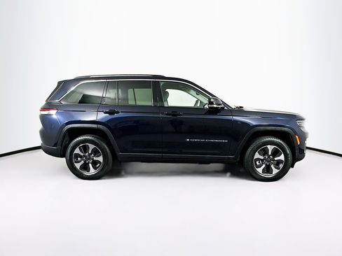 Used 2022 Jeep Grand Cherokee Limited 4xe image 10