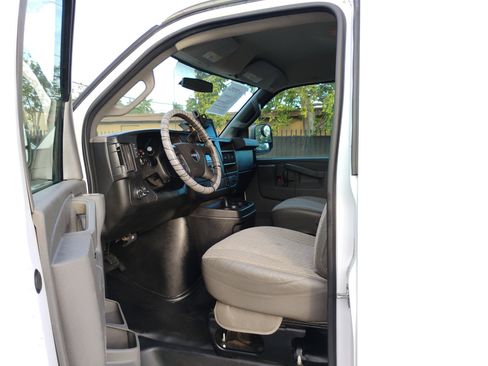 Used 2016 GMC Savana 2500 image 36