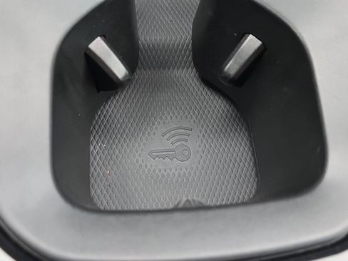 Used 2021 Volkswagen ID.4 Pro S w/ Gradient Package image 17