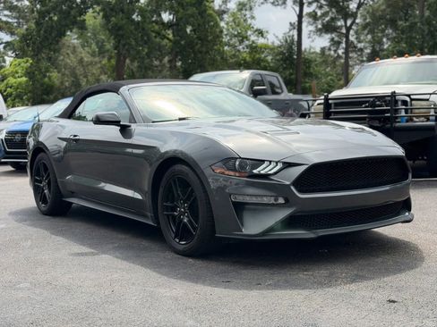 Used 2018 Ford Mustang Premium image 4