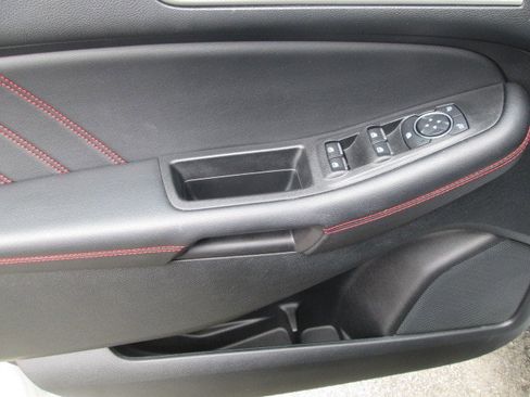 Used 2024 Ford Edge ST-Line image 13