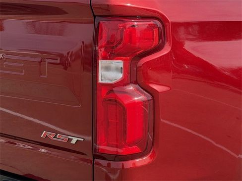 Used 2022 Chevrolet Silverado 1500 RST image 7