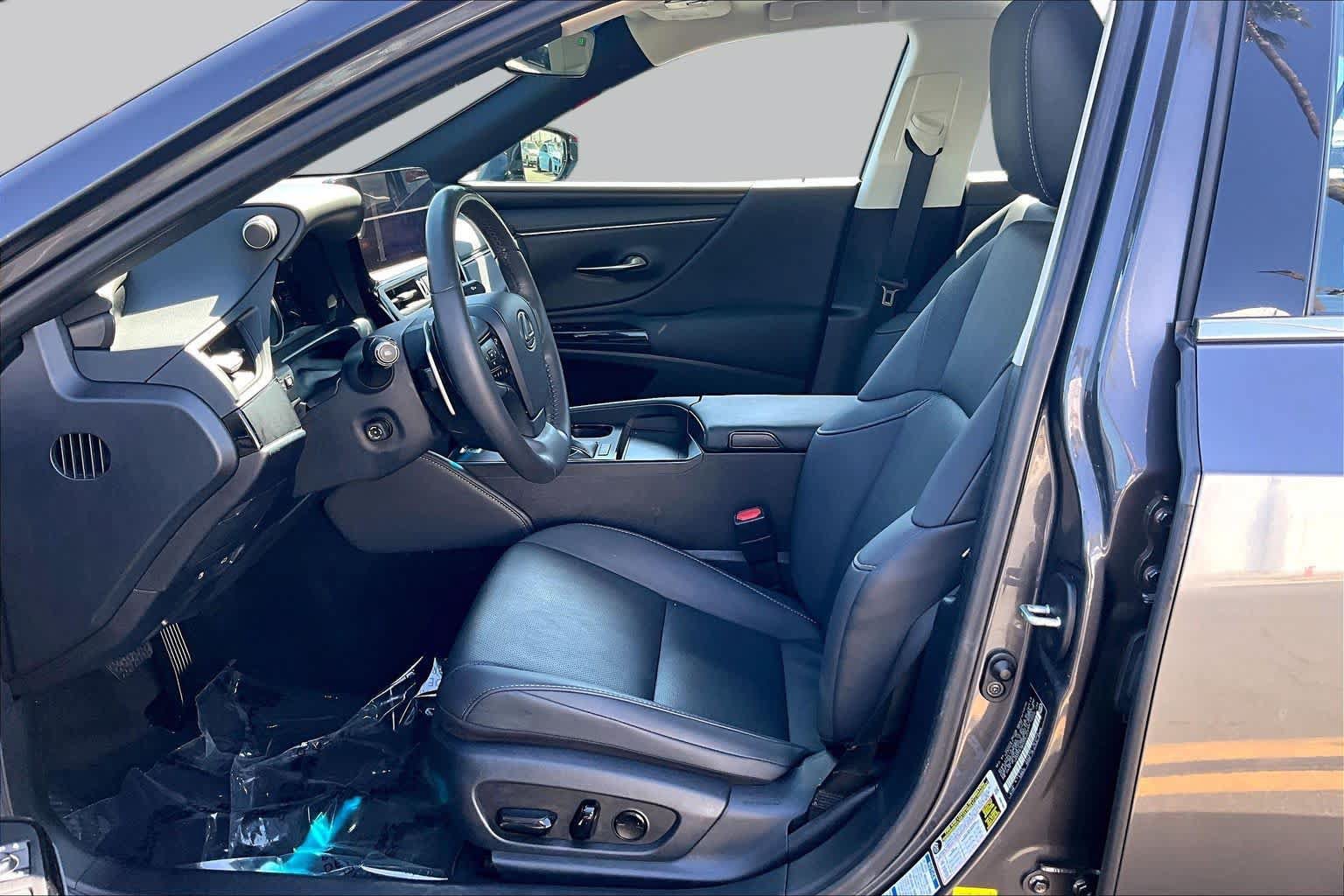 Used 2023 Lexus ES 250 w/ Premium Package AWD/4WD image 8