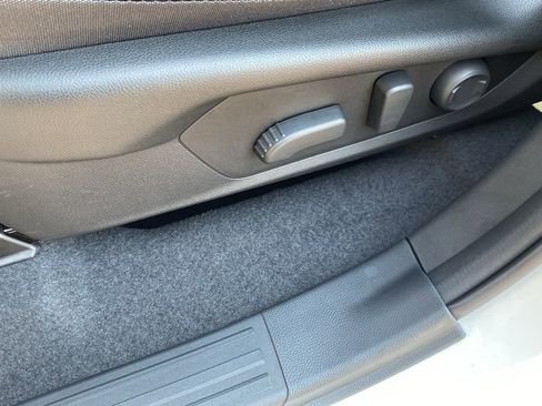 Used 2025 Subaru Forester Limited image 19