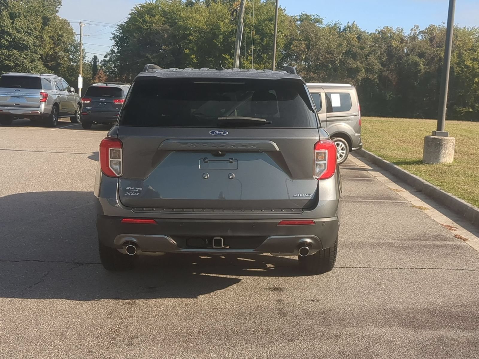 Used 2023 Ford Explorer XLT w/ Equipment Group 202A AWD/4WD image 4