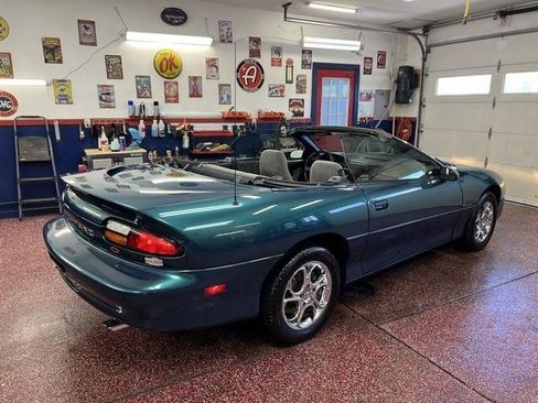 Used 2001 Chevrolet Camaro Z28 RWD image 6